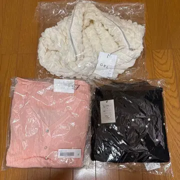 화이트 원단 백 핑크 가디건 비쥬 포함 블랙 니트 묶음 판매