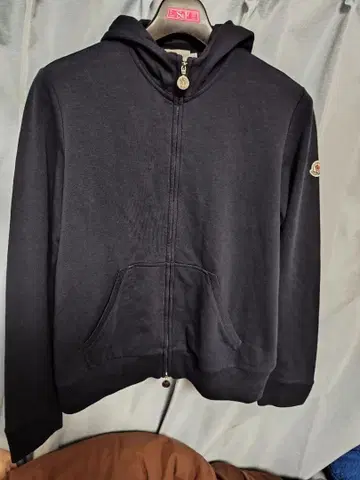 MONCLER 네이비 집업 후드티 사이즈 IX
