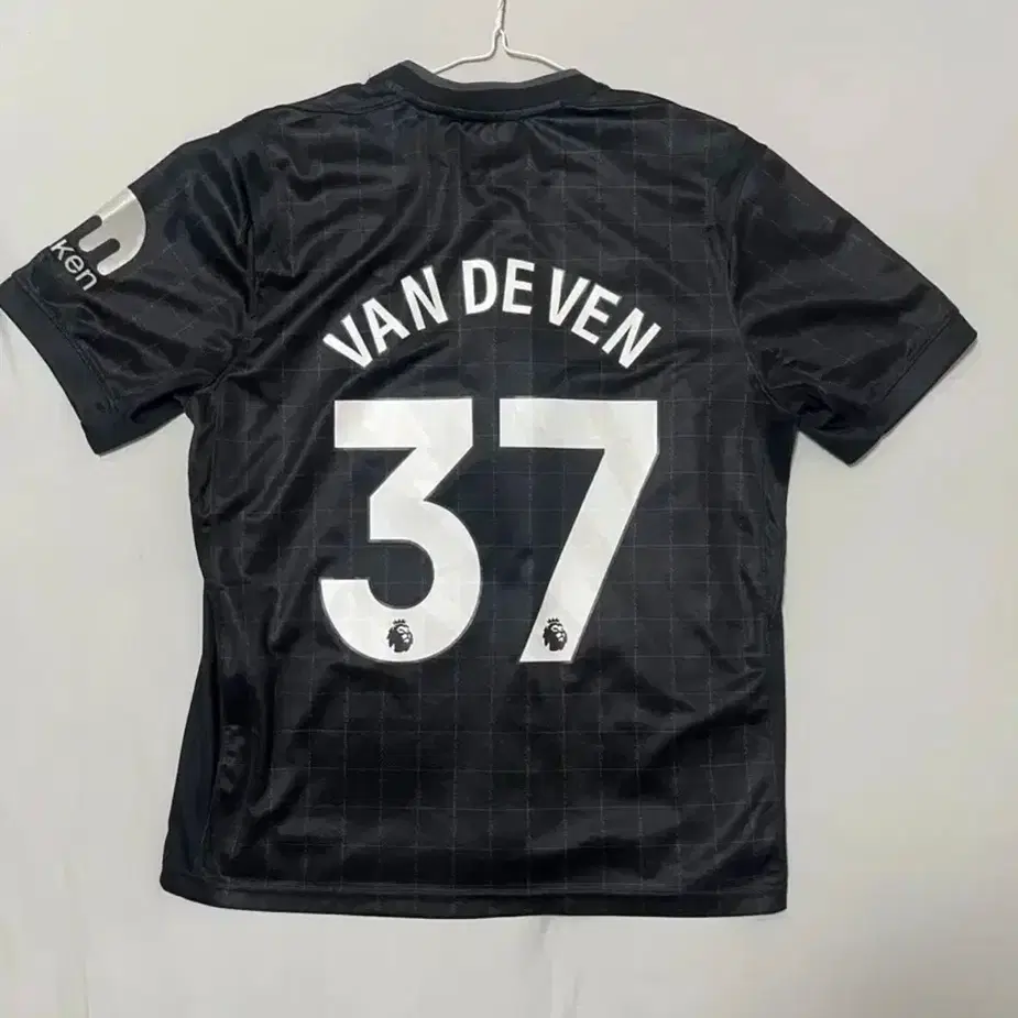 Items Similar to Tottenham Apparel 25-26 Away Replica M | Global