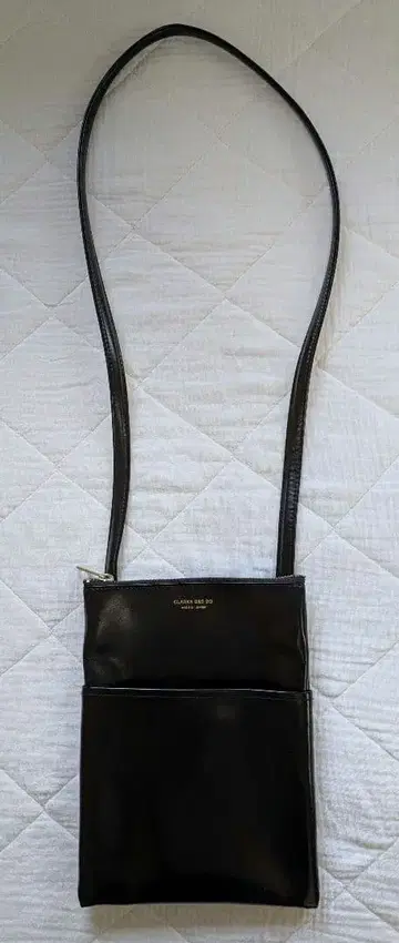 CLASKA G&S DO 인조 가죽 플랫 미니백