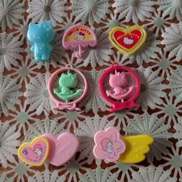 헬로키티 참 8개 세트