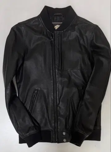 프리티 그린 남성용 블랙 펀칭 가죽 오아시스