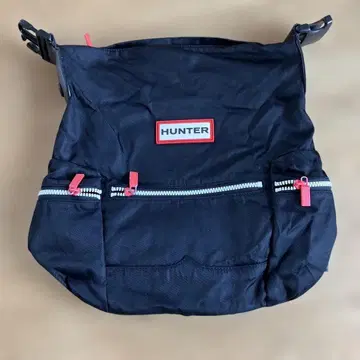 HUNTER 블랙 백팩 포켓 부착
