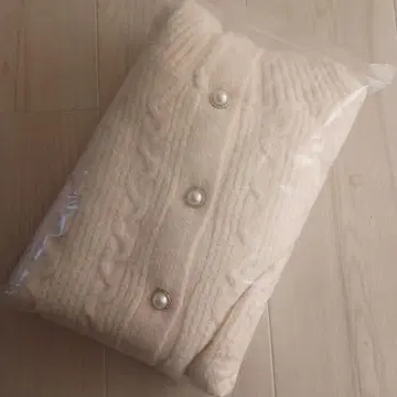 윌 셀렉션 크림색 케이블 짜임 스웨터