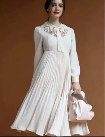 [ 새상품급 ] 셀포드 플리츠 롱 원피스 리본 타이