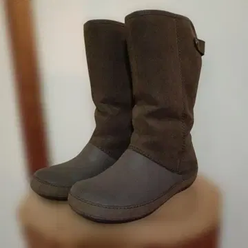 Crocs 브라운 부츠