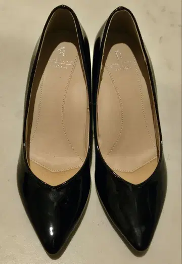 ROPE' PICNIC 블랙 에나멜 스틸레토 하이힐