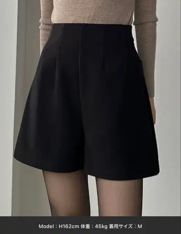 [택 포함 새상품] 하이웨스트 숏팬츠 블랙 L