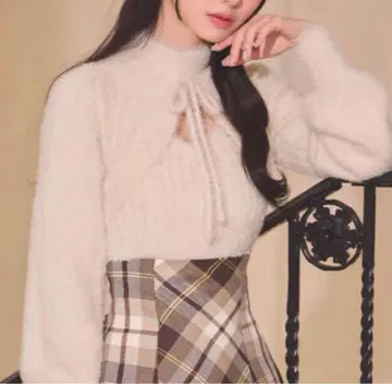 미셸 마카롱 michellMacaron 리본 샤기 니트탑