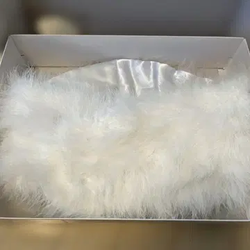 성인식 화이트 퍼 숄 박스형