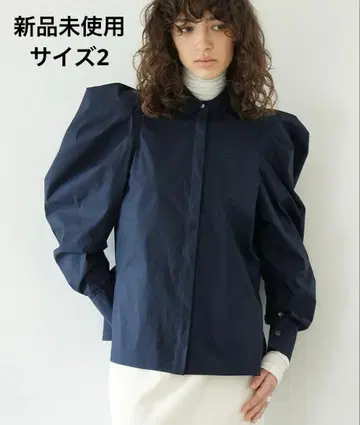 클라네 TUCK SHOULDER SHIRT