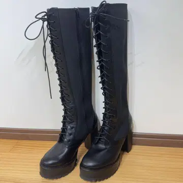 EGOIST 사이드 니트 레이스 UP 부츠 (BLACK)