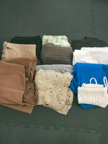 레이스 달린 드레스와 니트 가디건 세트