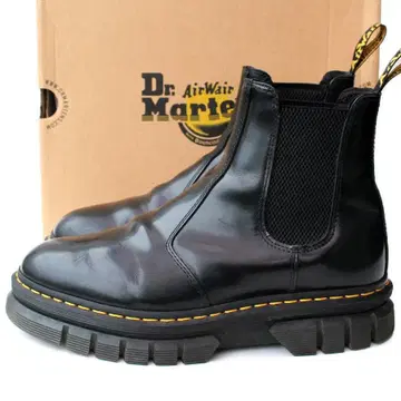 Dr.MARTENS RIKARD CHELSEA 사이드 고어 부츠 통굽
