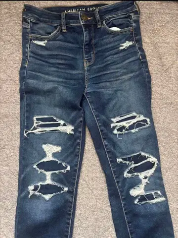 한정판 가격 인하! AMERICAN EAGLE 스키니 데님 데미지 가공