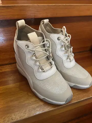 플러스 다이애나 9cm 힐 스니커즈