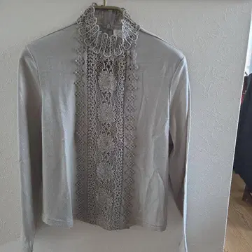 [ 미사용 새상품 ] 그레이 레이스 장식 긴팔 상의