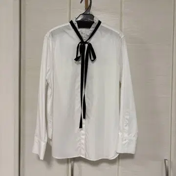 UNITED ARROWS 리본 포함 화이트 셔츠