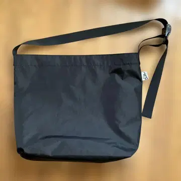 드리프터 빅 숄더백 블랙