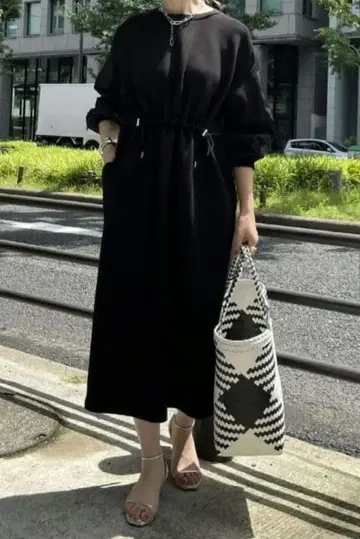 DOUDOU 허리 드로스트 원피스 블랙