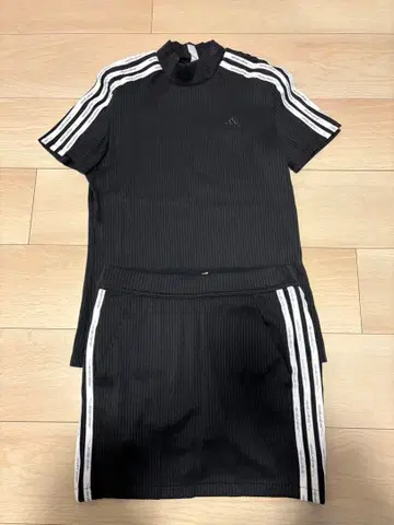 adidas 블랙 스트라이프 셋업 S 사이즈