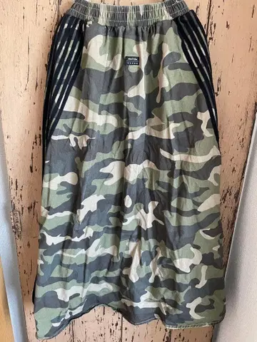 카모 패턴 플레어 스커트