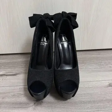 Tika 캬바쿠라 리본 포함 블랙 하이힐