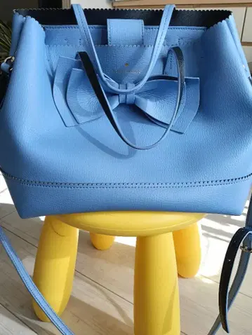 케이트 스페이드 스카이블루 리본 포함 가죽 백