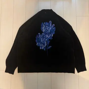 HARE 꽃무늬 블랙 니트 스웨터