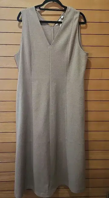 유니클로 택 포함 새상품 브러쉬드 저지 원피스 베이지 보통 기장