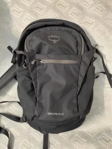 OSPREY DAYLITE PLUS 블랙 백팩 20L