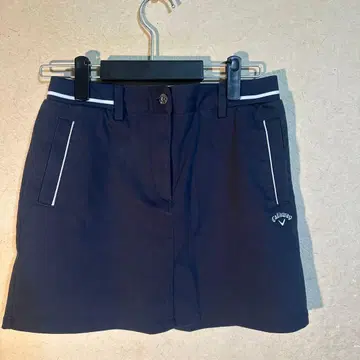 새상품급 캘러웨이 네이비 스커트