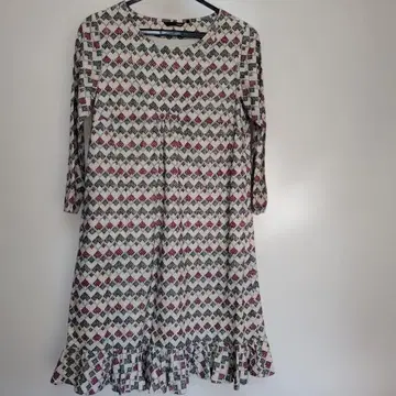 기하학 패턴 7부 소매 무릎 기장 원피스