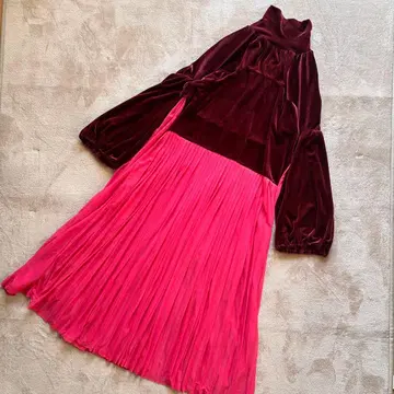 [레어] 아차츄무 벨벳 절개 플리츠 롱 원피스