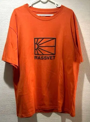 택 포함 RASSVET 러스베트 로고 T셔츠 오렌지