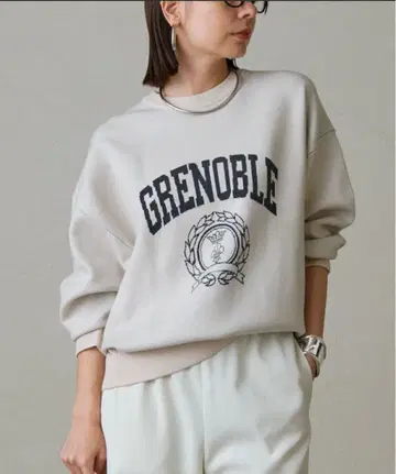 Loungedress 로고 자카드 니트 오버 사이즈 스웨터 새상품급