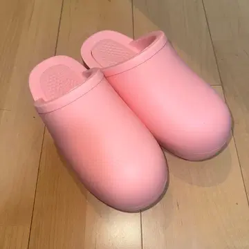 praying clogs pink