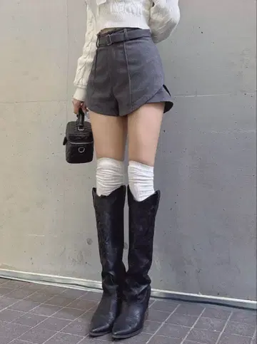 사이드 슬릿 하이웨스트 숏팬츠