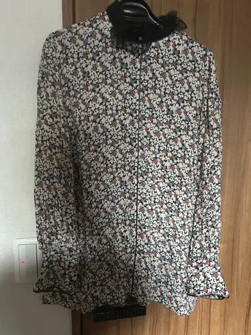 EPOCA 꽃무늬 셔츠와 스커트 셋업