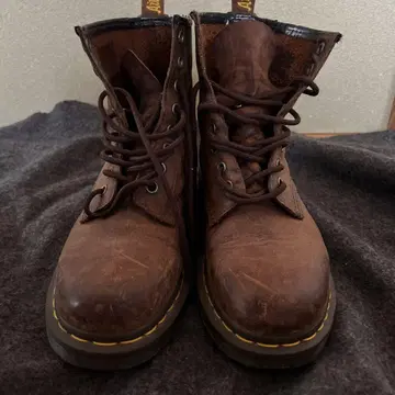 닥터마틴 레어한 브라운 가죽 워크 부츠 UK4 (24cm)