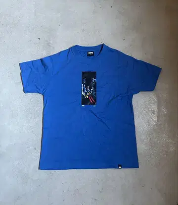 그래픽 프린트 파랑 T셔츠