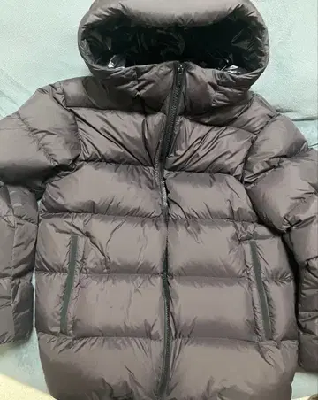 [ UNIQLO +J ] 라이트 다운 볼륨 후드티