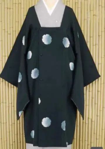 도유키 코트 설륜 블랙 베이스 문양 직조