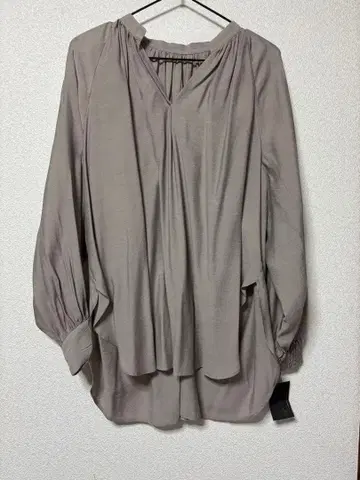 Aga [ GR ] 스키퍼 개더 블라우스