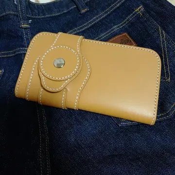 본 소가죽 베이지 버튼 달린 장지갑