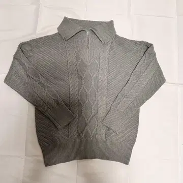 지퍼 달린 하이넥 그레이 니트 스웨터