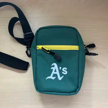 A's 로고 나일론 숄더백