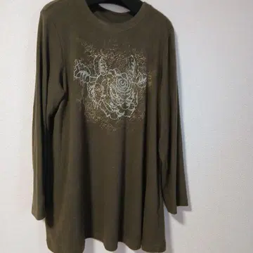 4298 시즈카코무로 꽃무늬 프린트 긴팔 T셔츠 올리브
