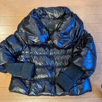 TATRAS 블랙 다운 자켓 볼륨 칼라 리브 소매