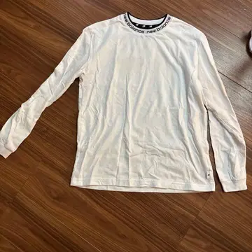 뉴발란스 화이트 긴팔 셔츠 S 사이즈